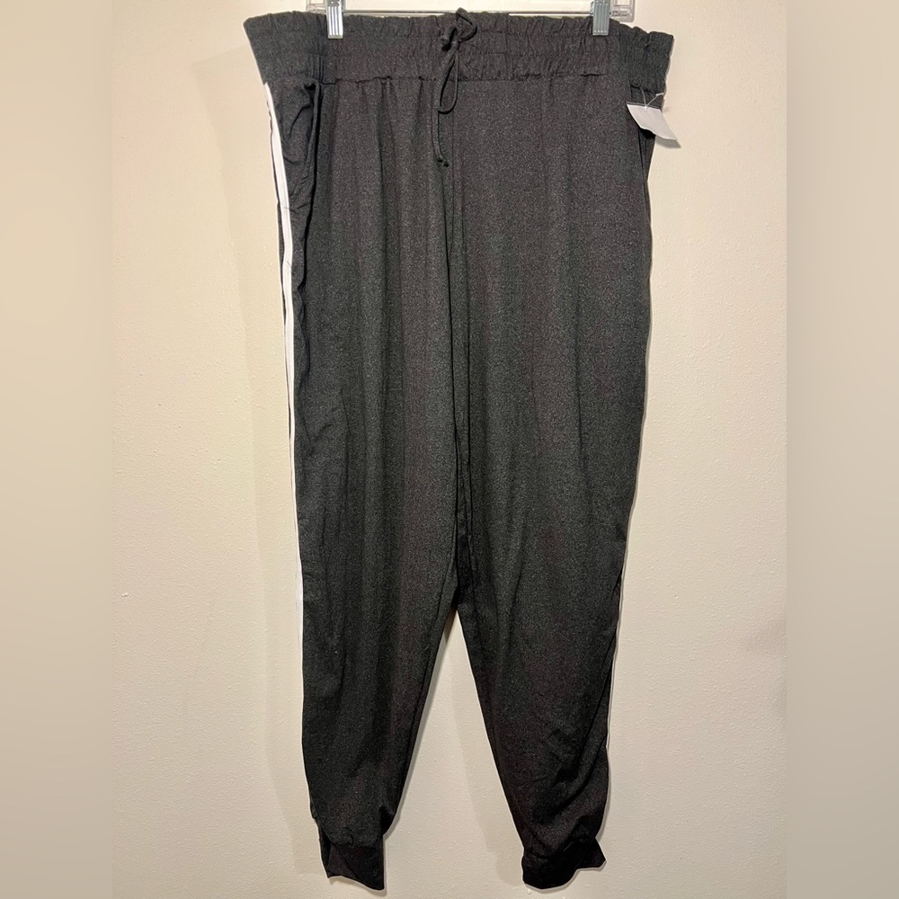 NWT LA Winner Joggers, 2XL